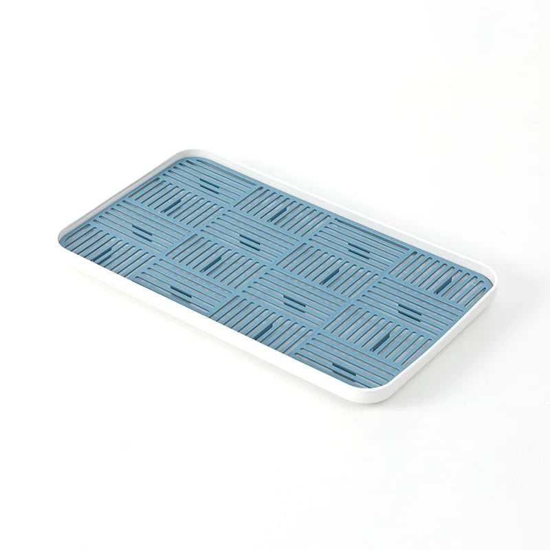 Grand égouttoir vaisselle plastique bleu sur fond blanc