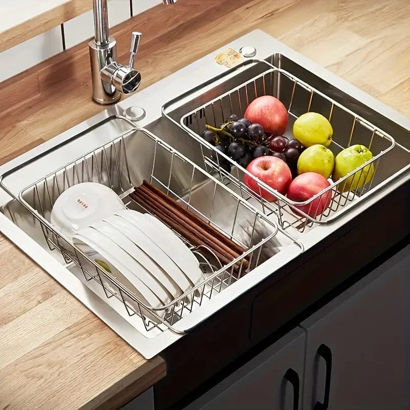 Deux égouttoirs vaisselle rétractables inox sur lavabo double